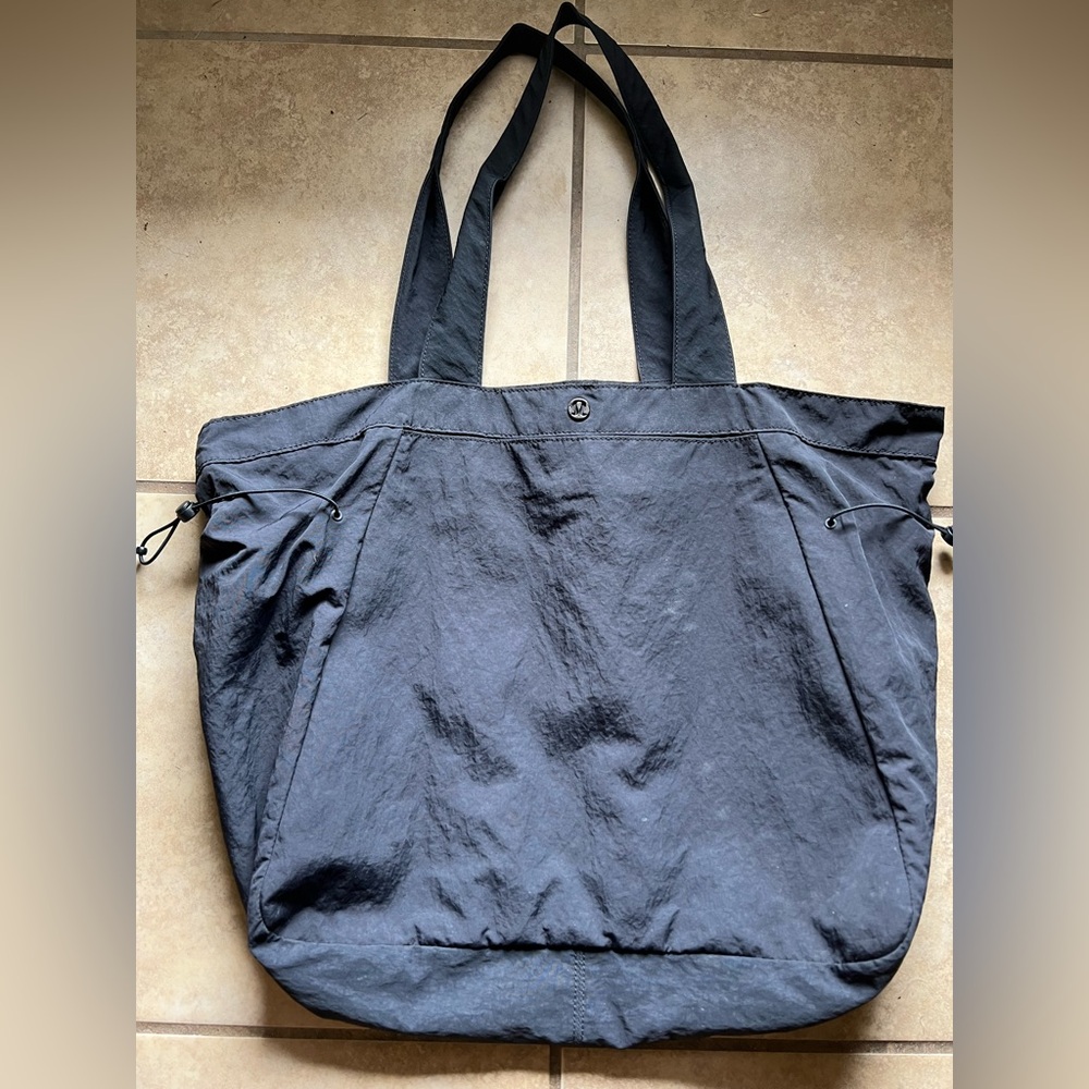 Lululemon side cinch shopper bag